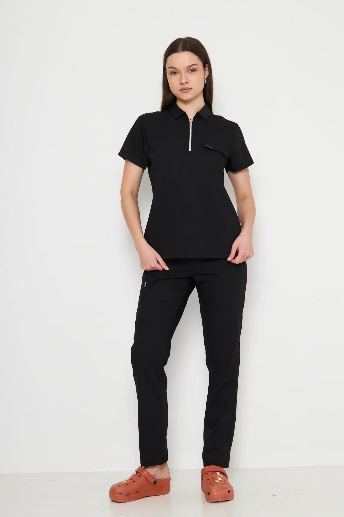 Polo Yaka Siyah Kadın Medikal Üniforma Scrubs Takımı