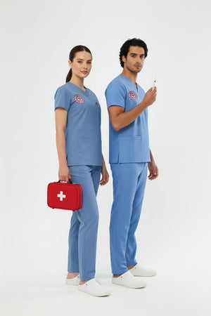 Alaska Mavisi Doktor Hekim Forması Likralı Scrubs Takım (Yeni Yönetmeliğe Uygun - Alaskan Blue) - Class Üniforma hemşire formaları, medikal önlükler