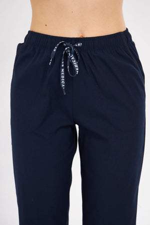 Classic - Beyaz Lacivert Kadın Likralı Üniforma Takımı - Class Üniforma hemşire formaları, medikal önlükler