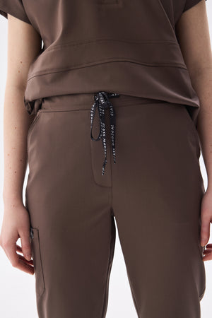 N O V A | Kahverengi Premium Likralı Üniforma Takımı - Class Üniforma hemşire formaları, medikal önlükler