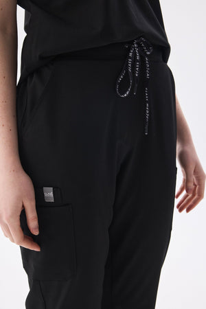 Polo Yaka Siyah Kadın Medikal Üniforma Scrubs Takımı - Class Üniforma hemşire formaları, medikal önlükler