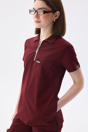 Polo Yaka Bordo Kadın Medikal Üniforma Scrubs - Class Üniforma hemşire formaları, medikal önlükler