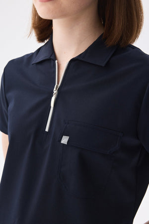 Polo Yaka Lacivert Kadın Medikal Üniforma Scrubs Takımı - Class Üniforma hemşire formaları, medikal önlükler