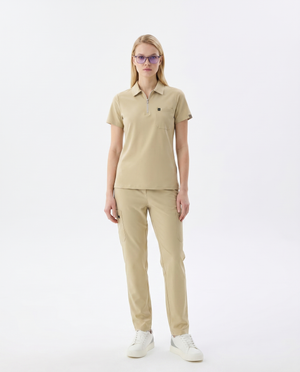 Unisex Yeni Yönetmeliğe Uygun Sağlık Teknisyeni Bej Polo Yaka Erkek Forması - Class ÜniformaMedikal Scrubs
