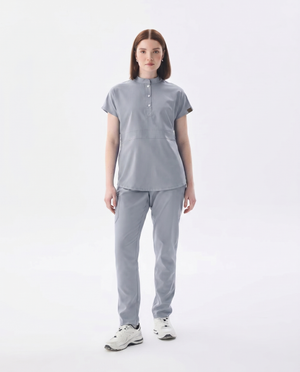 Bayi | Sağlık Bakanlığı Armalı Nova Premium Kadın Yeni Yönetmeliğe Uygun Açık Gri Teknik Hizmetler Forması - Likralı Scrubs Takımı - Class ÜniformaMedikal Scrubs