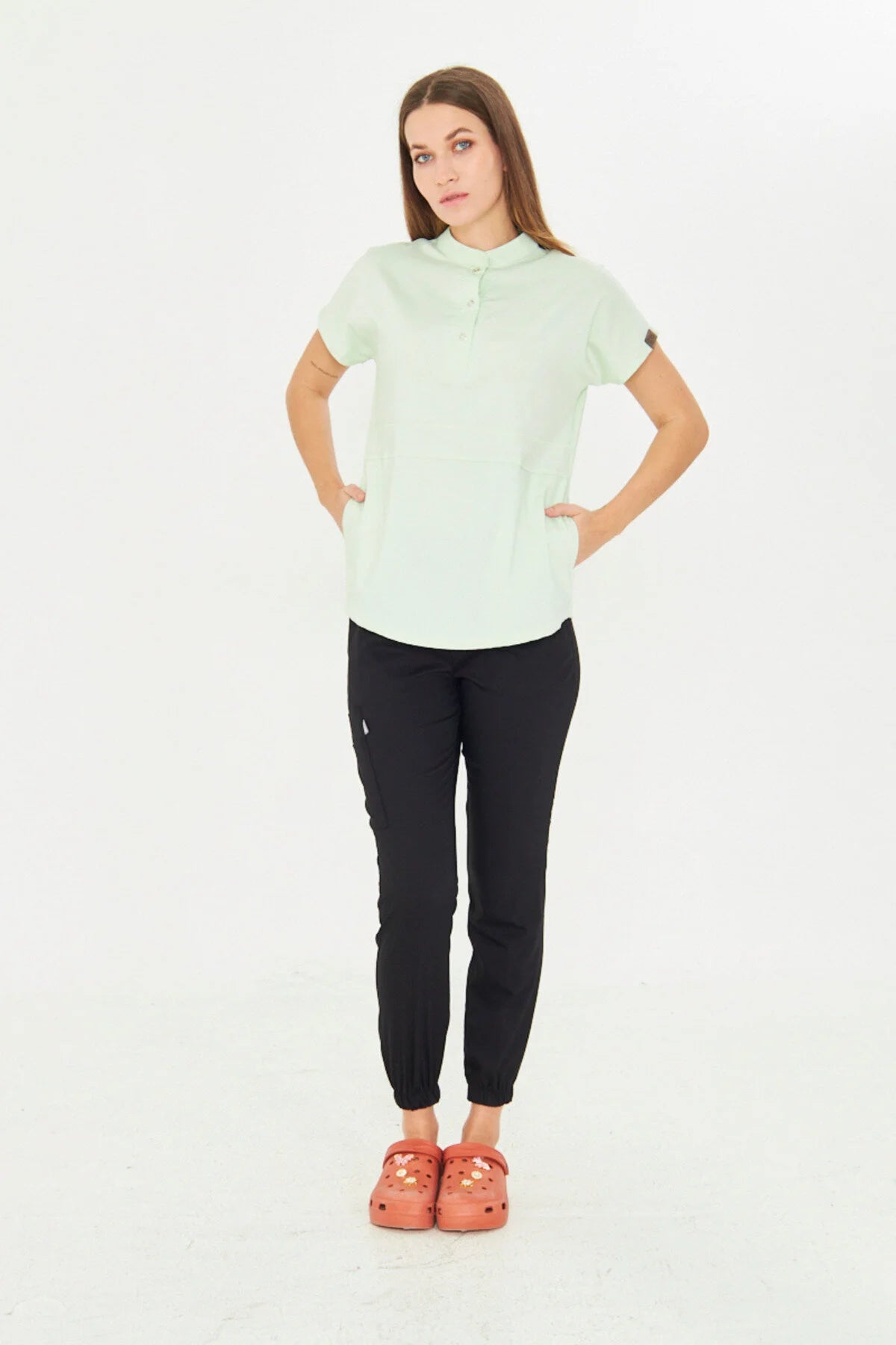 N O V A | Su Yeşili - Siyah Lastikli Kadın Likralı Hakim Yaka Yarım Çıtçıtlı Hemşire Ve Doktor Forması Scrubs - Class Üniforma hemşire formaları, medikal önlükler