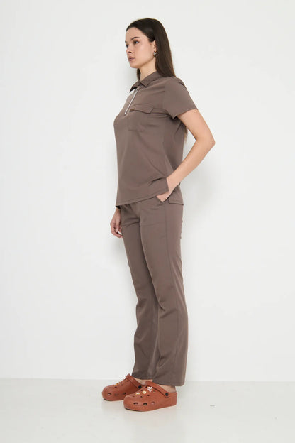 Polokragen Braune medizinische Uniform-Peelings für Damen