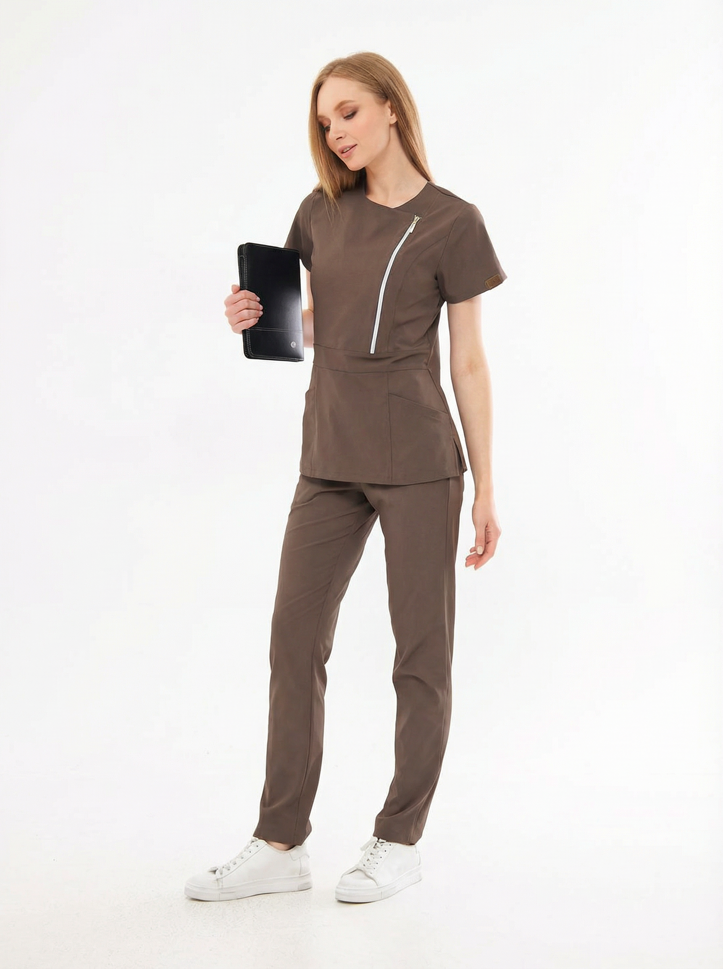 K I E V | Kahverengi Lüks Likralı Hemşire Üniforması