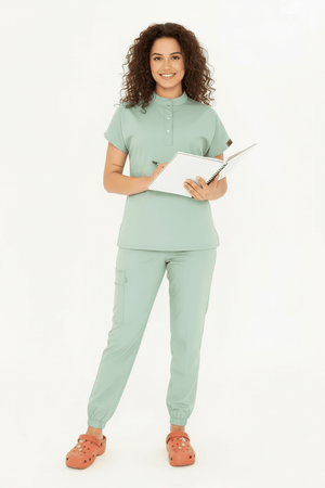 N O V A | Çağla Yeşili LASTİKLİ PAÇA Likralı Hakim Yaka Yarım Çıtçıtlı Hemşire Ve Doktor Forması Scrubs - Class Üniforma hemşire formaları, medikal önlükler