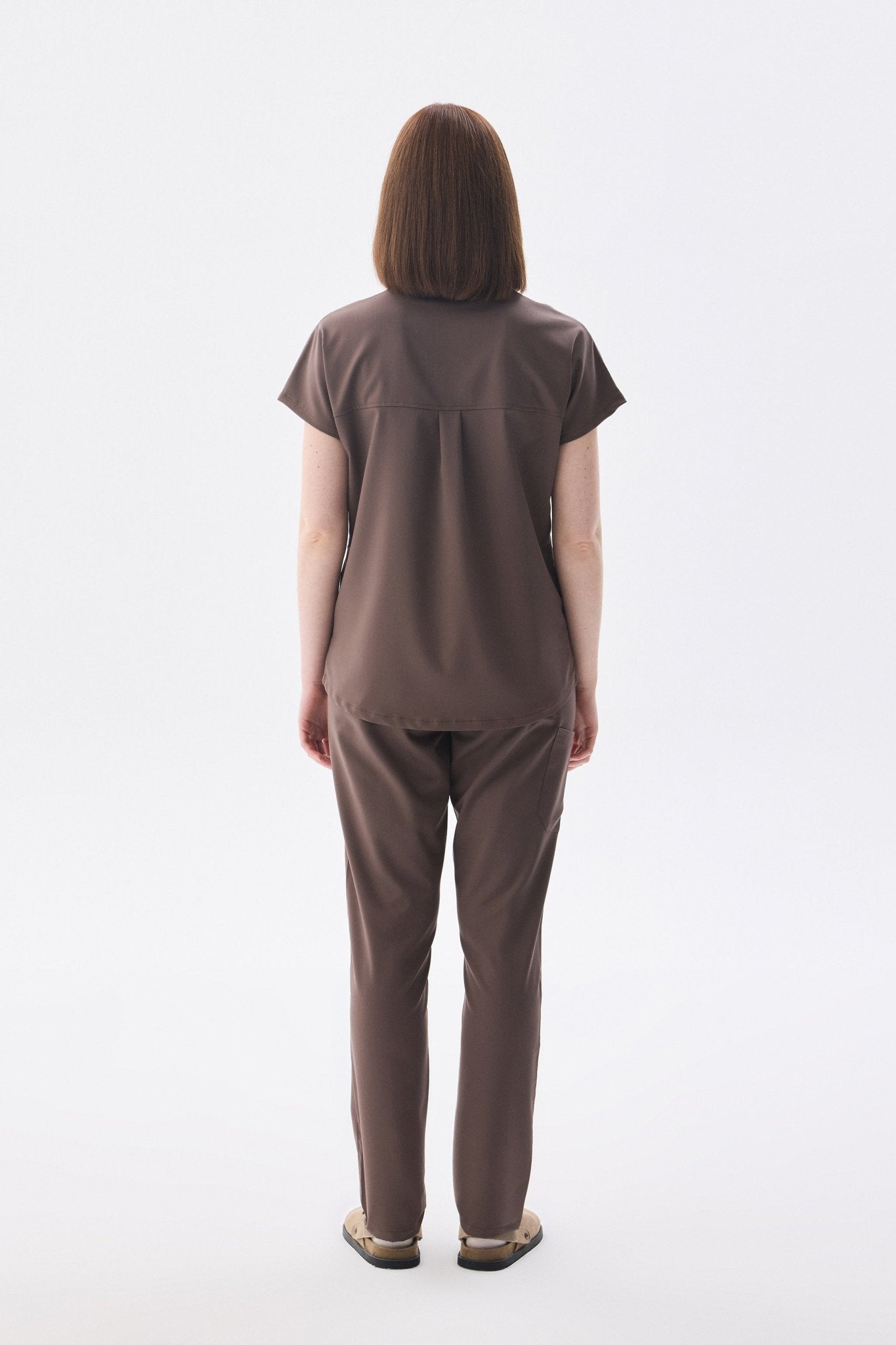 N O V A | Kahverengi Premium Likralı Üniforma Takımı - Class Üniforma hemşire formaları, medikal önlükler