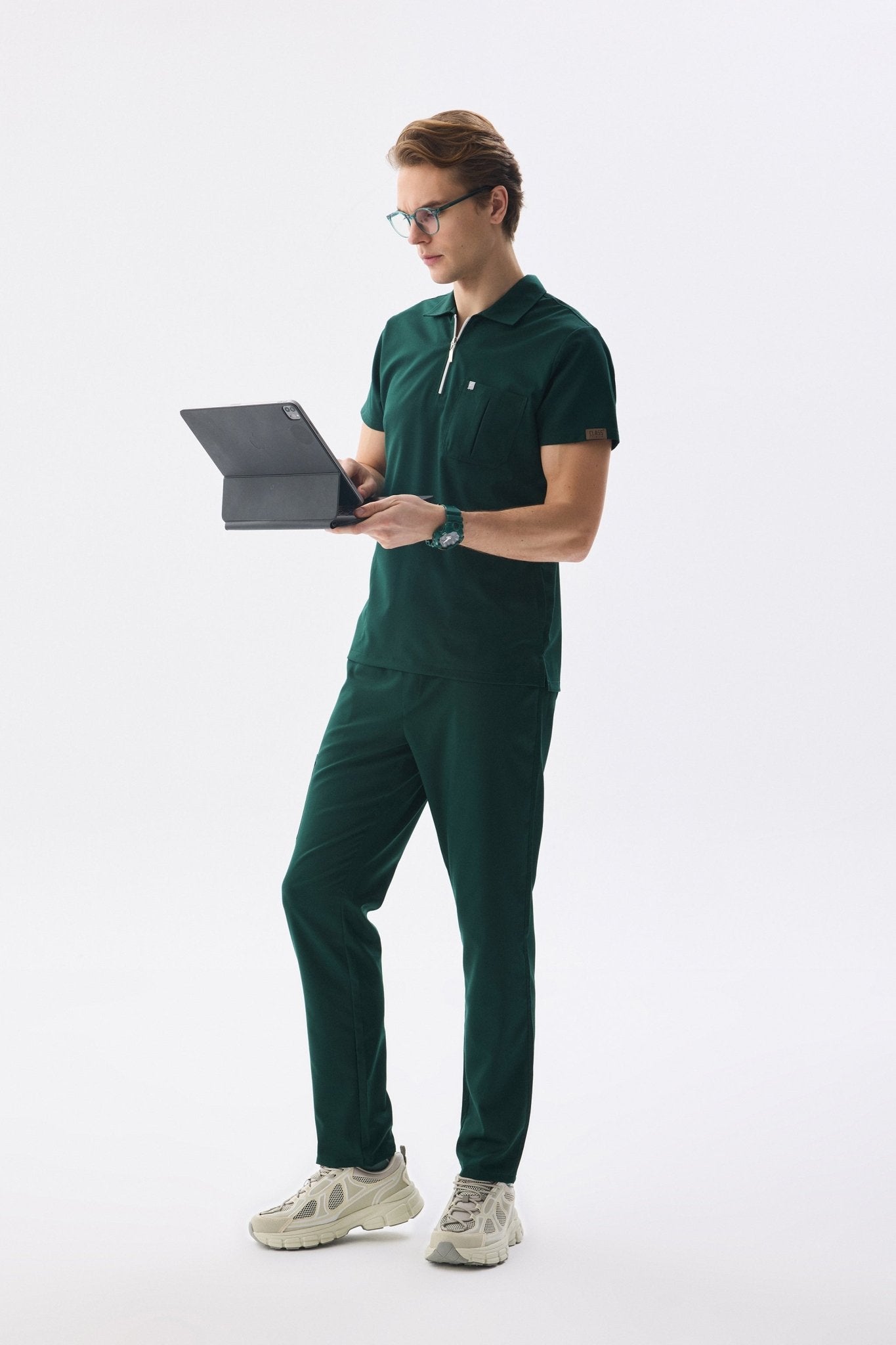 Erkek Polo Yaka Medikal Üniforma Takım Avcı Yeşili Likralı Doktor Hemşire Forması - Class Üniforma hemşire formaları, medikal önlükler