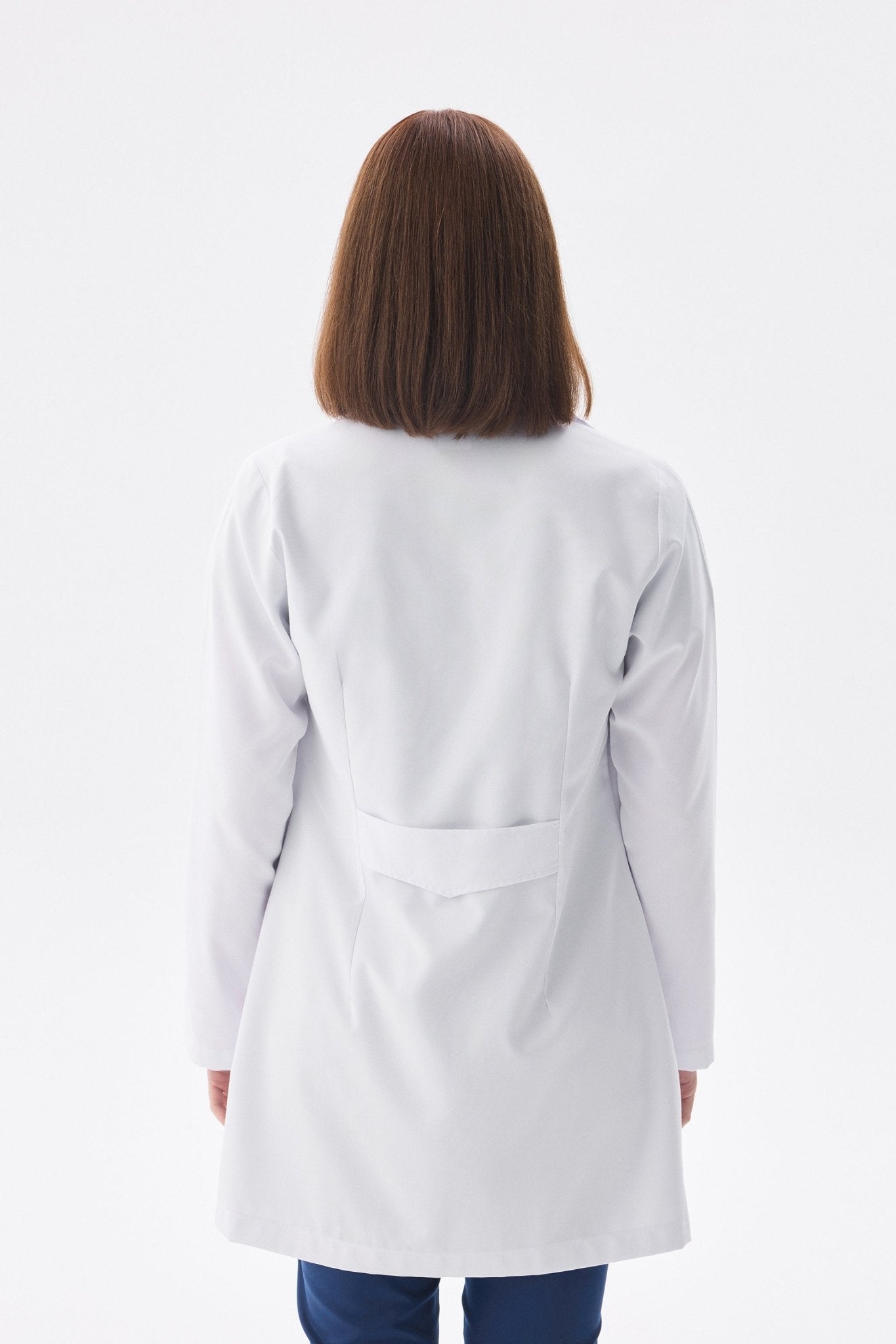 Kadın Uzun Kol Beyaz Çıtçıtlı Önlük Ceket – Klasik Yaka (Polo) - Class Üniforma hemşire formaları, medikal önlükler