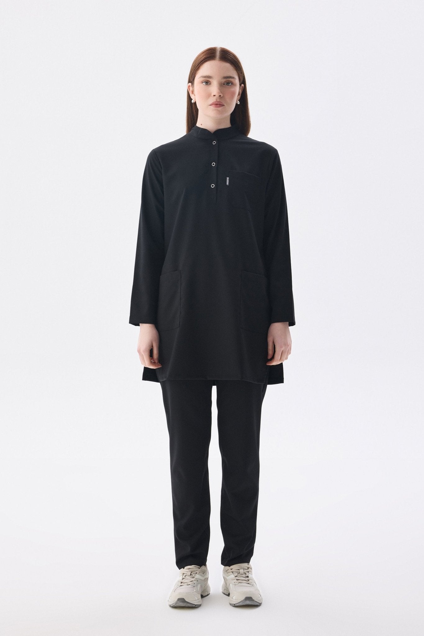 Tesettür Siyah Tek Üst Likralı Kadın Medikal Üniforma Doktor Ve Hemşire Forması Cerrahi - Class Üniforma hemşire formaları, medikal önlükler