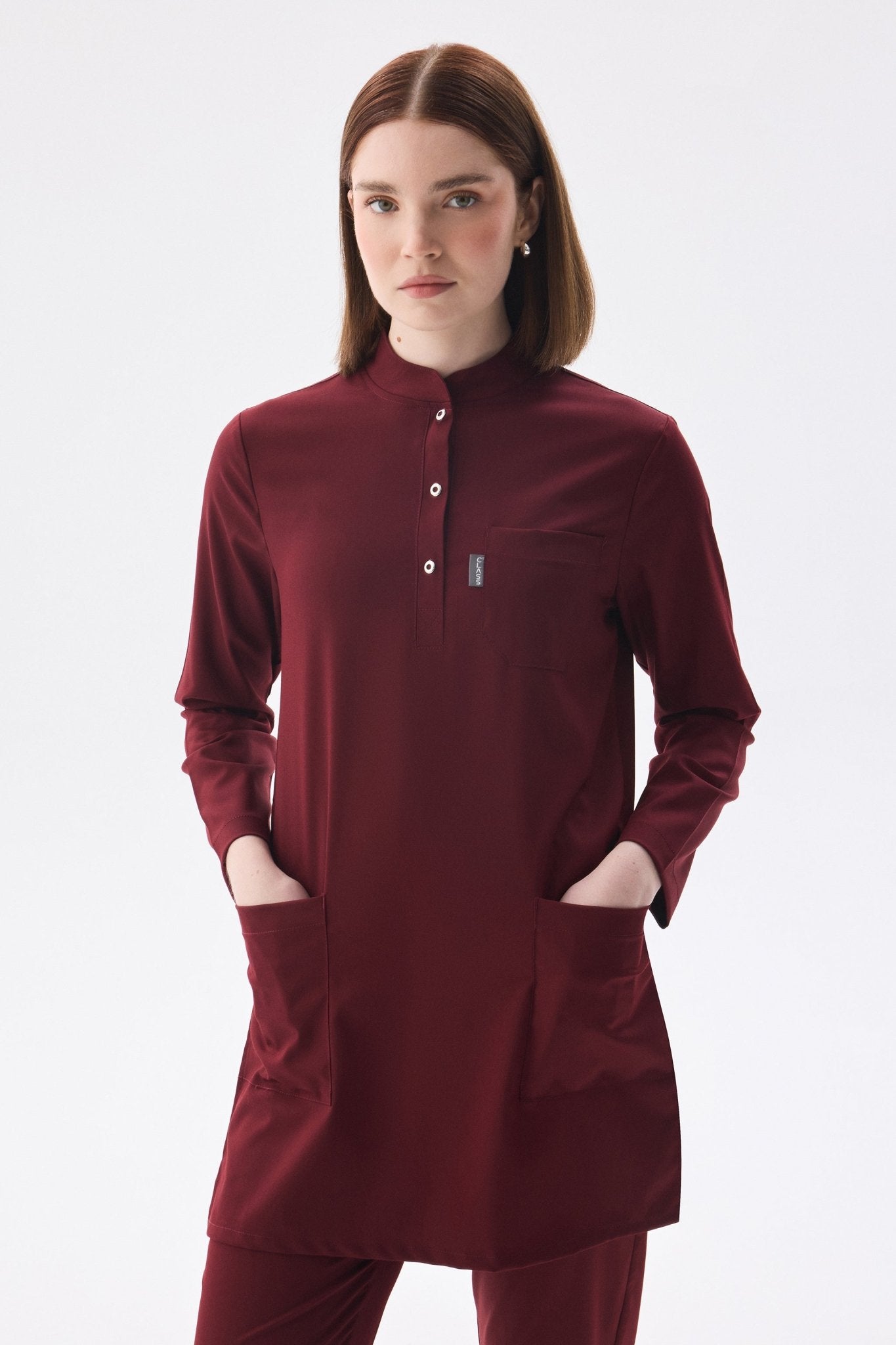 Tesettür Bordo Tek Üst Likralı Kadın Medikal Üniforma Doktor Ve Hemşire Forması Cerrahi - Class Üniforma hemşire formaları, medikal önlükler