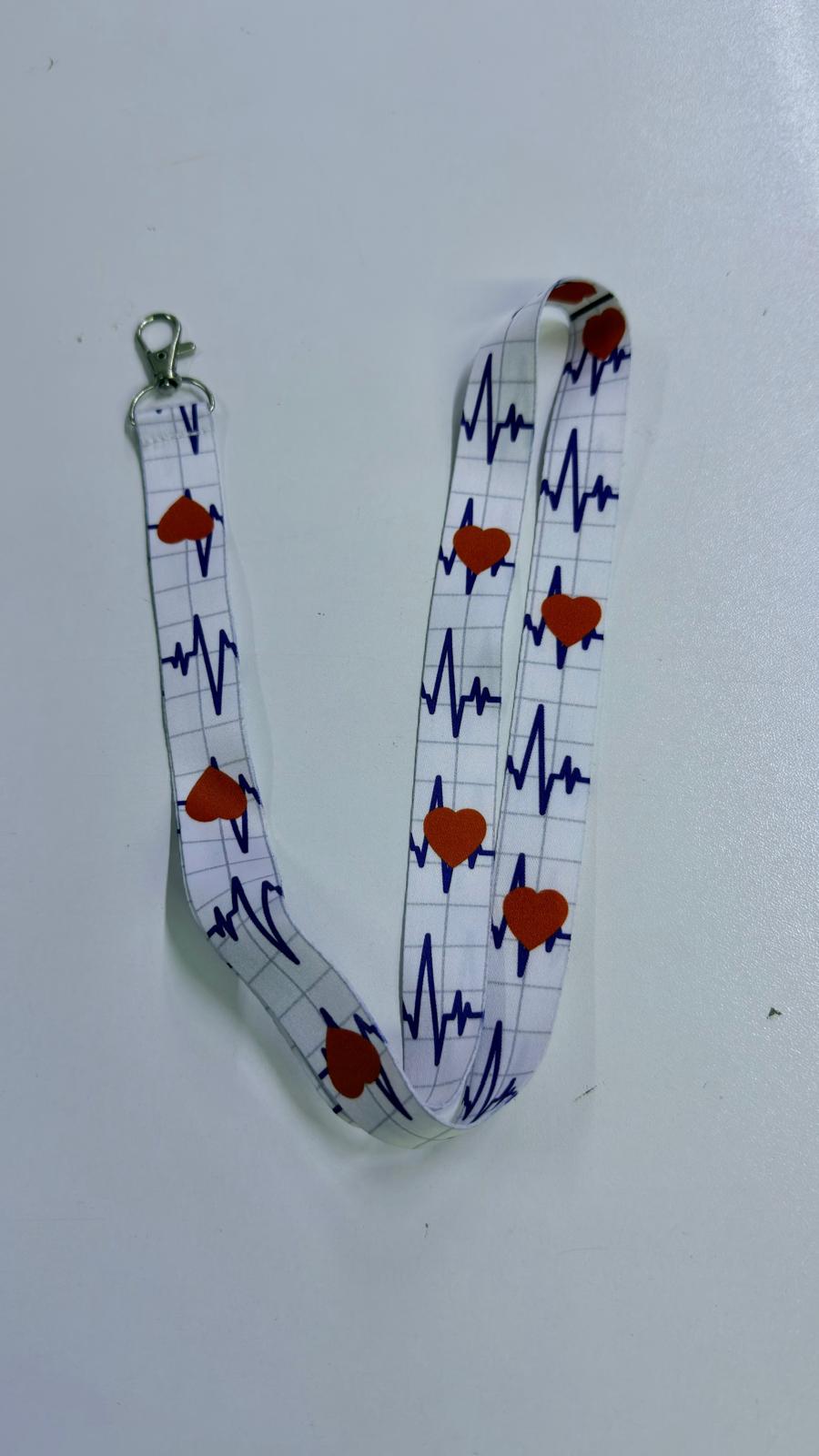 Boyun İpi |Kalp Ritmi Desenli Sağlık ve Kurumsal Kullanım - Class Üniforma hemşire formaları, medikal önlükler