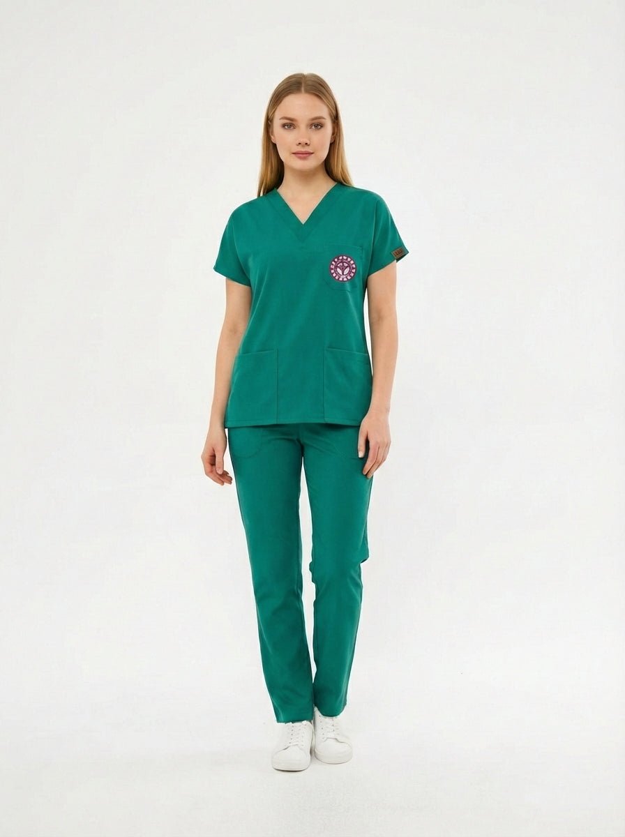 Cerrahi Yeşil Ameliyathane Çalışan Forması Likralı Scrubs Takım (Yeni Yönetmeliğe Uygun - Forsty) - Class Üniforma hemşire formaları, medikal önlükler
