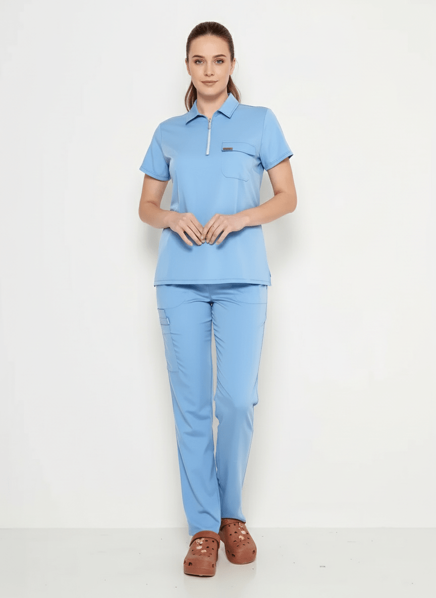 Polo Yaka Bebe Mavisi Kadın Medikal Üniforma Scrubs - Class Üniforma hemşire formaları, medikal önlükler