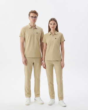 Unisex Yeni Yönetmeliğe Uygun Sağlık Teknisyeni Bej Polo Yaka Erkek Forması - Class ÜniformaMedikal Scrubs